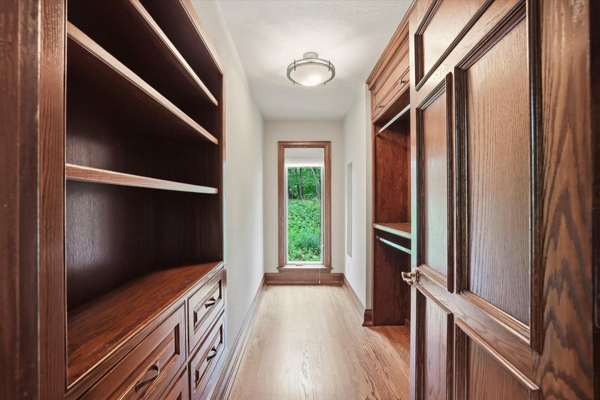 5 private wooded acres in the heart of Chenequa: this - photo 20
