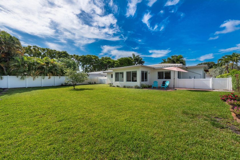Welcome to Floranada Ridge! This 2-bedroom, 2-bath home offers 1 - photo 28