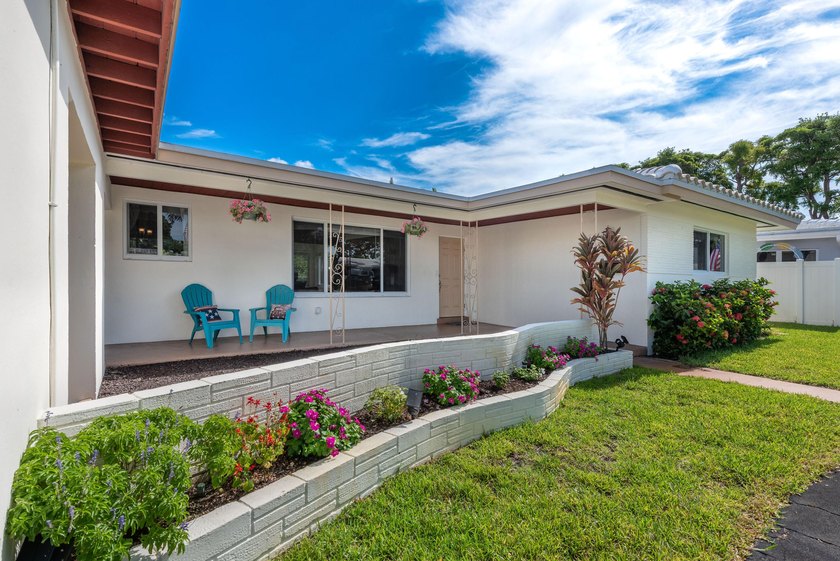 Welcome to Floranada Ridge! This 2-bedroom, 2-bath home offers 1 - photo 34