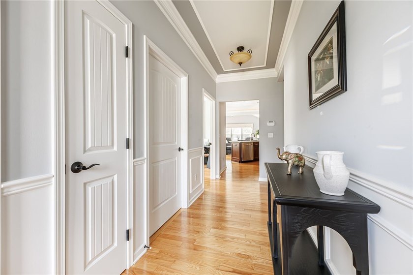 Welcome to this beautifully upgraded ranch end-unit townhome - photo 5