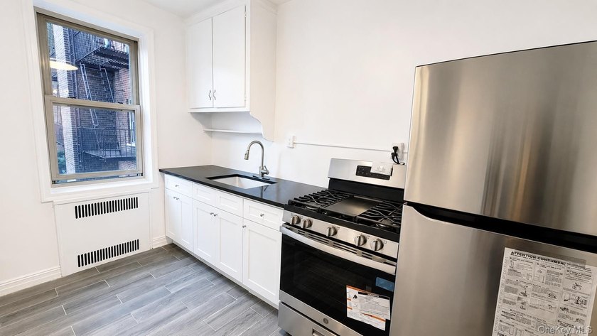 Welcome to this bright and spacious 1-bedroom, 1-bath - photo 14