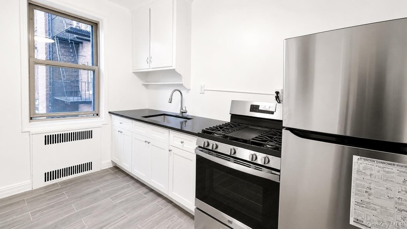 Welcome to this bright and spacious 1-bedroom, 1-bath - photo 15