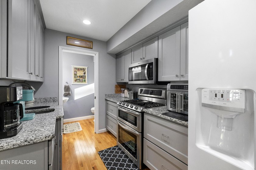 WELCOME TO YOUR BEAUTIFULLY MAINTAINED LAKEFRONT HOME. This - photo 13