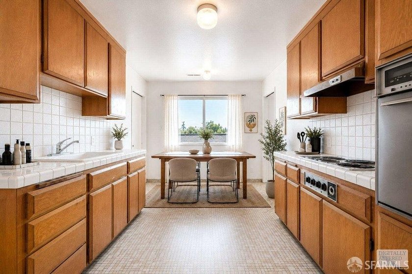 Rare vacant at close Laurel District duplex with long-term - photo 13