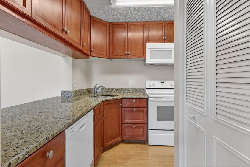 BEAUTIFUL 2/2 CONDO IN THE POPULAR PINE RIDGE NORTH II COMMUNITY - photo 14