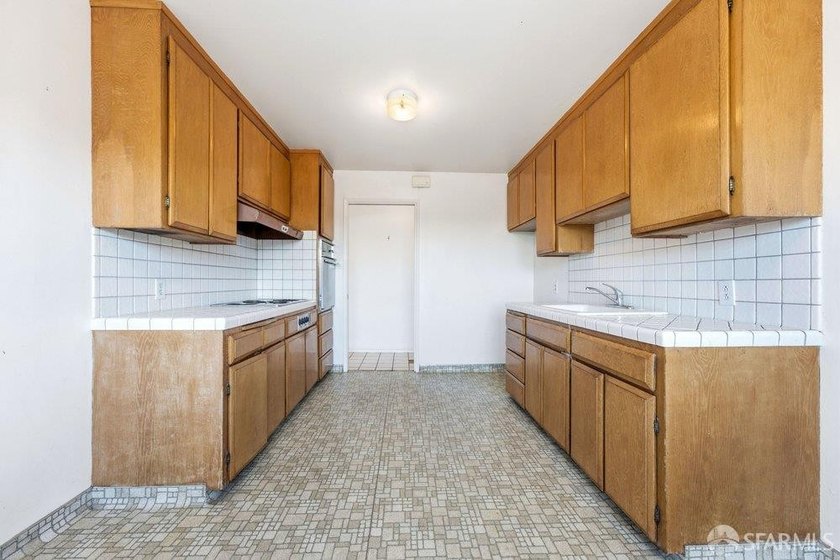 Rare vacant at close Laurel District duplex with long-term - photo 15