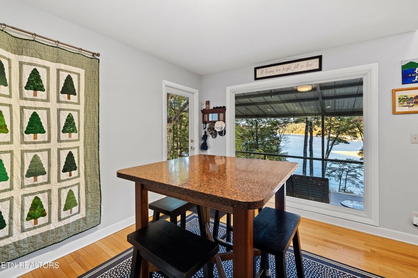 WELCOME TO YOUR BEAUTIFULLY MAINTAINED LAKEFRONT HOME. This - photo 18