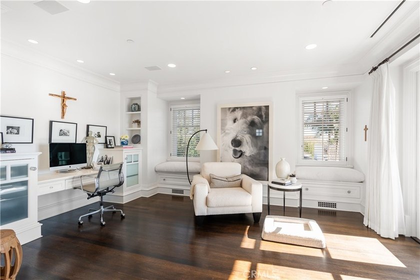 An exceptional opportunity to lease one of the most - photo 18