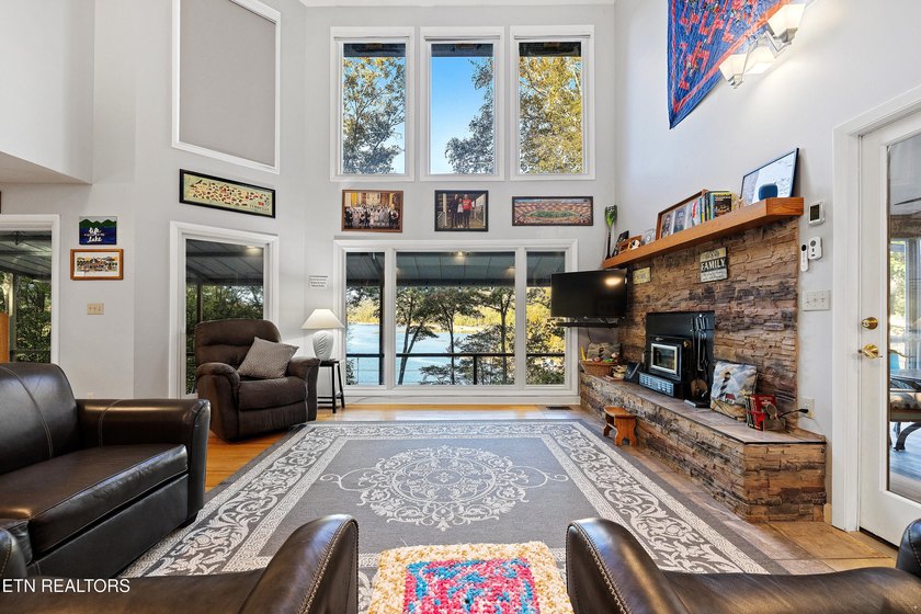 WELCOME TO YOUR BEAUTIFULLY MAINTAINED LAKEFRONT HOME. This - photo 21