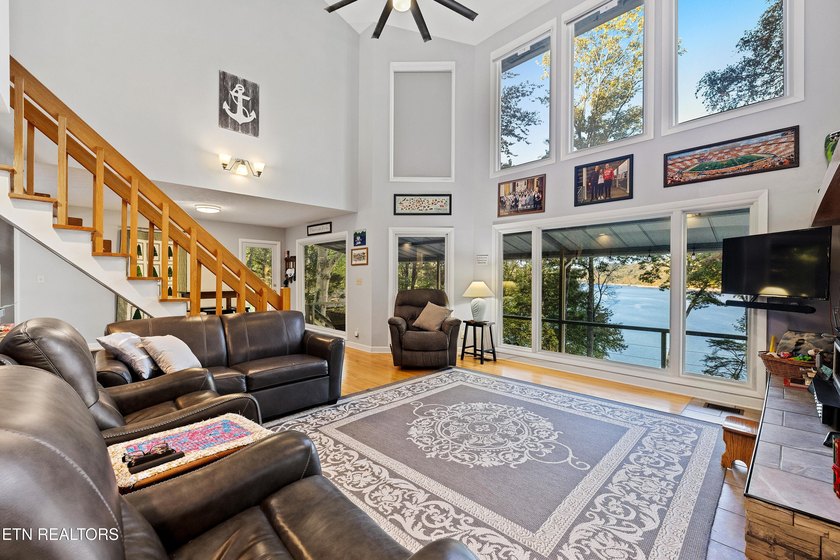 WELCOME TO YOUR BEAUTIFULLY MAINTAINED LAKEFRONT HOME. This - photo 24