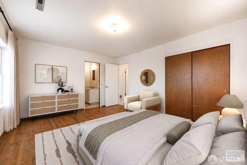 Rare vacant at close Laurel District duplex with long-term - photo 24