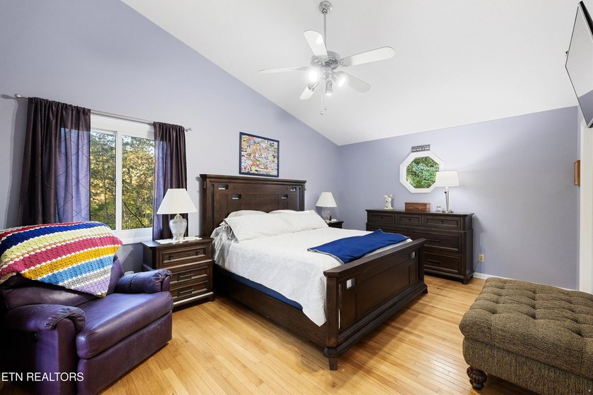 WELCOME TO YOUR BEAUTIFULLY MAINTAINED LAKEFRONT HOME. This - photo 25