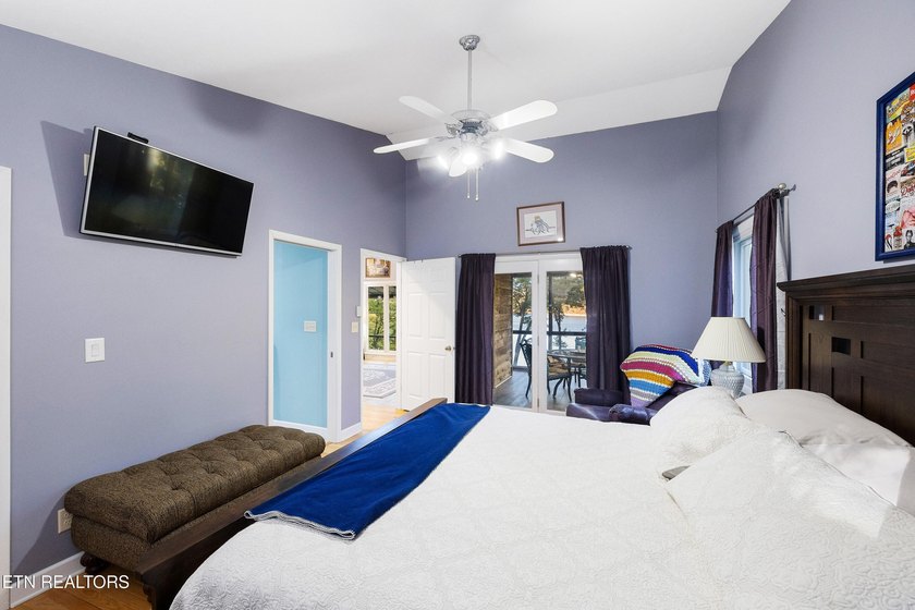 WELCOME TO YOUR BEAUTIFULLY MAINTAINED LAKEFRONT HOME. This - photo 26