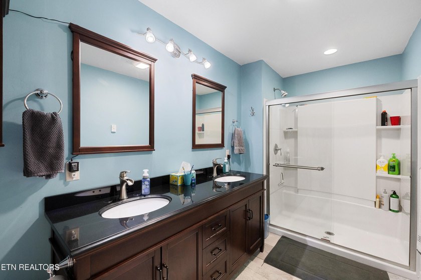 WELCOME TO YOUR BEAUTIFULLY MAINTAINED LAKEFRONT HOME. This - photo 27
