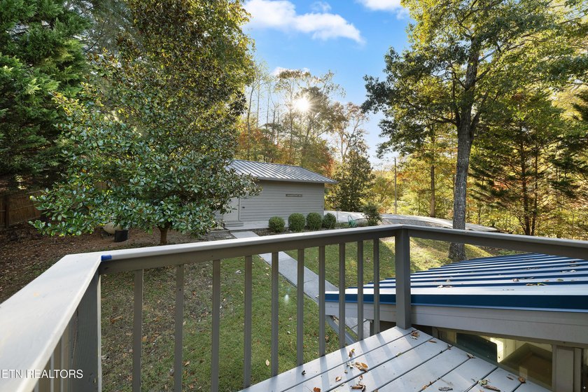 WELCOME TO YOUR BEAUTIFULLY MAINTAINED LAKEFRONT HOME. This - photo 32