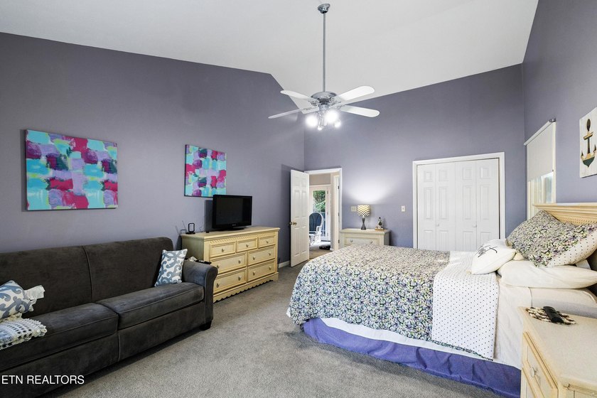 WELCOME TO YOUR BEAUTIFULLY MAINTAINED LAKEFRONT HOME. This - photo 35