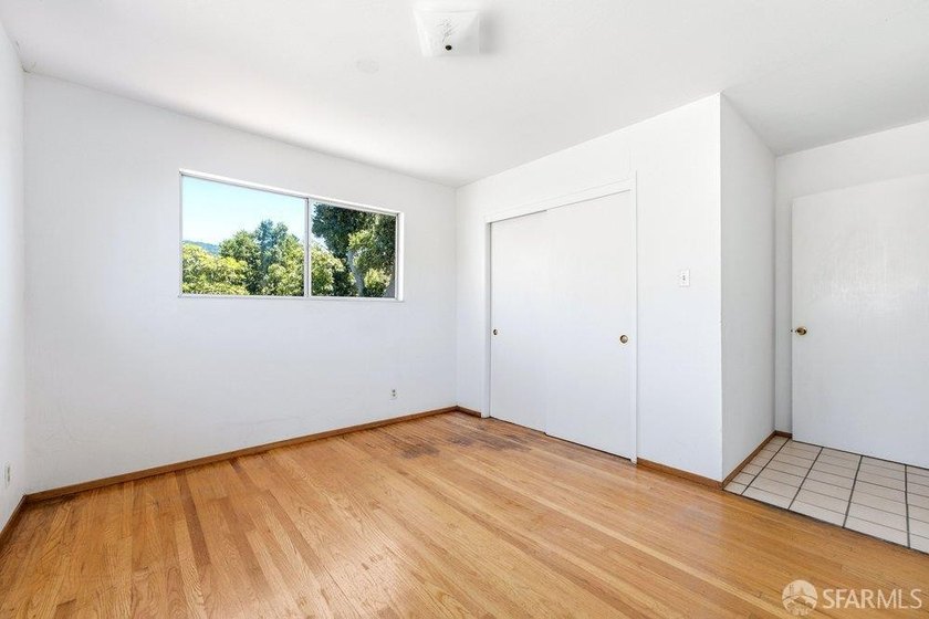 Rare vacant at close Laurel District duplex with long-term - photo 35