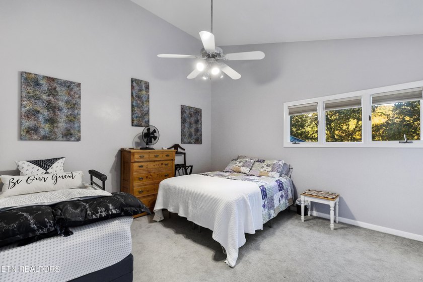 WELCOME TO YOUR BEAUTIFULLY MAINTAINED LAKEFRONT HOME. This - photo 38