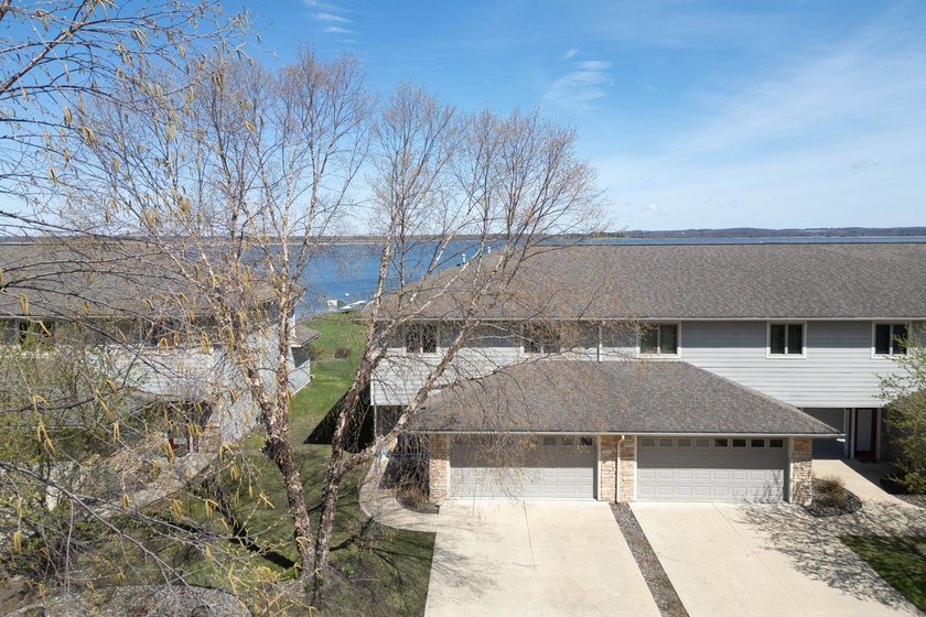 Set on the shores of Lake Puckaway, this exceptional condo - photo 38