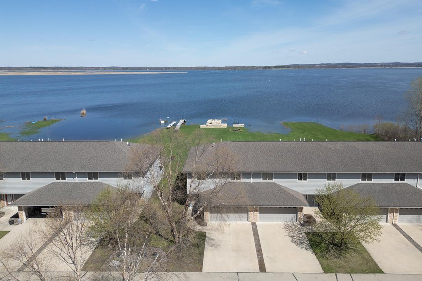 Set on the shores of Lake Puckaway, this exceptional condo - photo 39