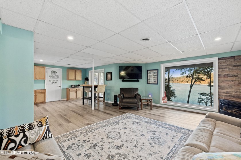 WELCOME TO YOUR BEAUTIFULLY MAINTAINED LAKEFRONT HOME. This - photo 41