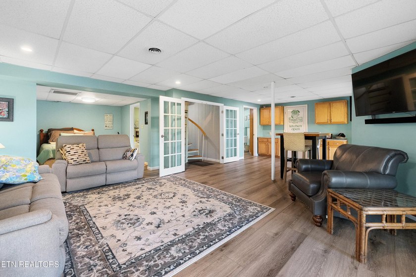 WELCOME TO YOUR BEAUTIFULLY MAINTAINED LAKEFRONT HOME. This - photo 42