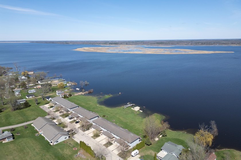 Set on the shores of Lake Puckaway, this exceptional condo - photo 43