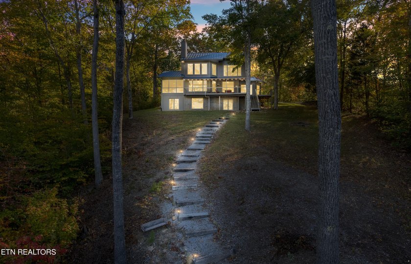 WELCOME TO YOUR BEAUTIFULLY MAINTAINED LAKEFRONT HOME. This - photo 53