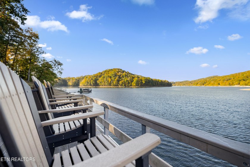 WELCOME TO YOUR BEAUTIFULLY MAINTAINED LAKEFRONT HOME. This - photo 56