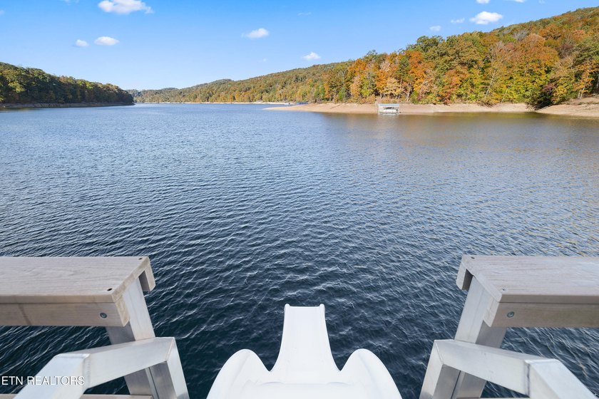 WELCOME TO YOUR BEAUTIFULLY MAINTAINED LAKEFRONT HOME. This - photo 57