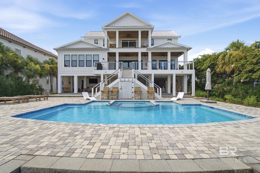 AN UNMATCHED ONO ISLAND LOCATION! Built in 2021, furnished - photo 3