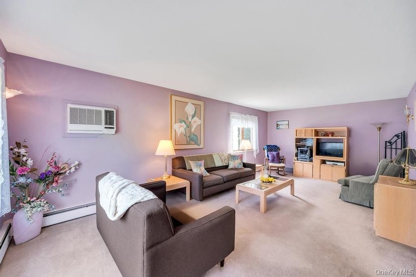 Welcome to this charming 3-bedroom, 1 1/2-bath ranch perfectly - photo 5
