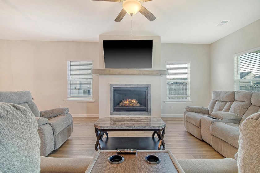 Proudly presenting this exceptional 4-bedroom, 2.5-bathroom home - photo 13