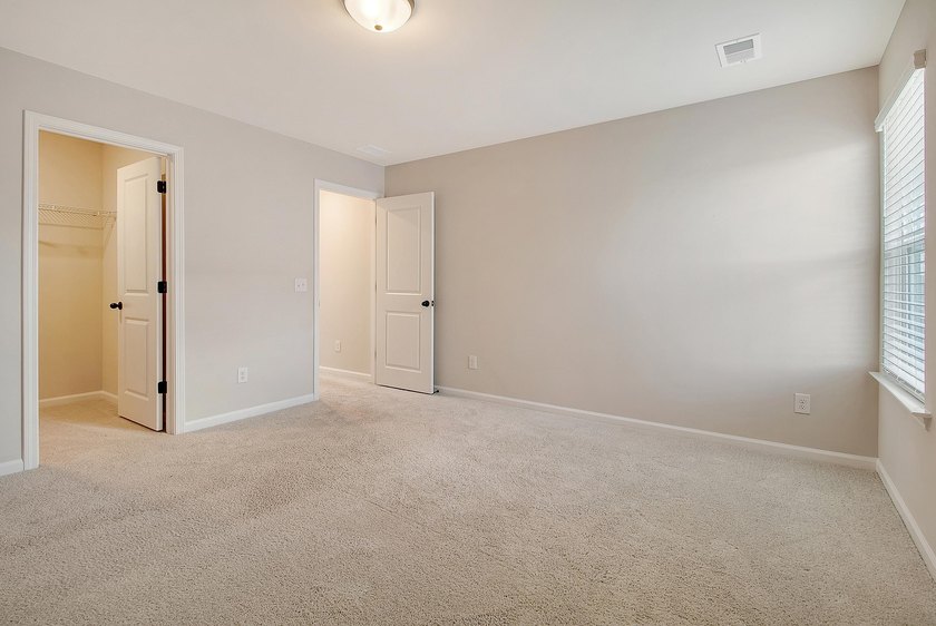 Proudly presenting this exceptional 4-bedroom, 2.5-bathroom home - photo 28