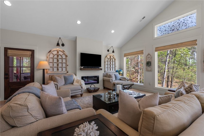 Like-New Lake Keowee Waterfront Home with Upgrades SOLD - photo 9