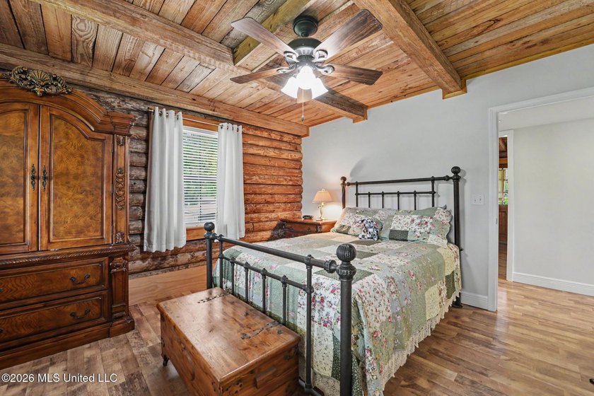 Embrace the Ultimate Country Lifestyle on 5+ Acres! Welcome home - photo 11