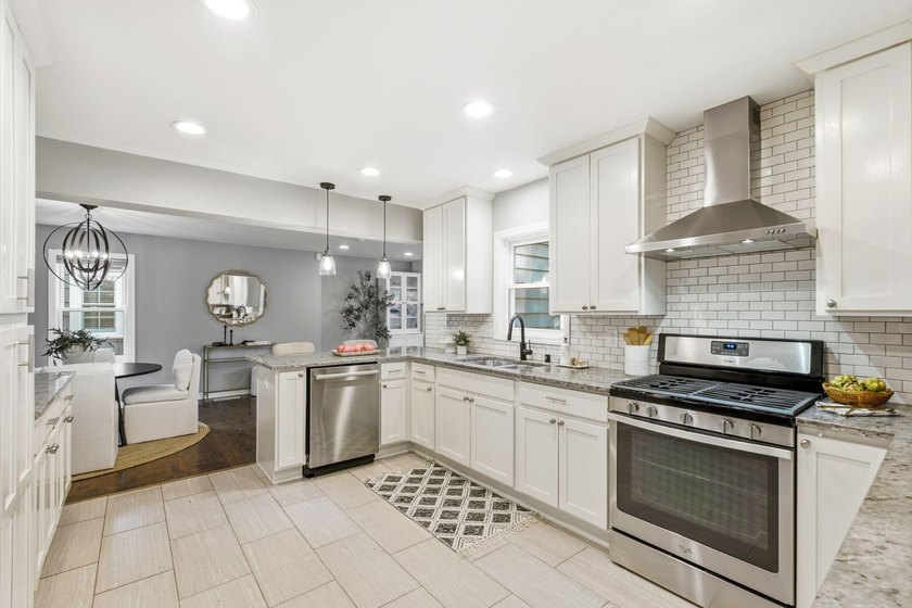 Premier Whitefish Bay location just steps from Silver Spring - photo 14
