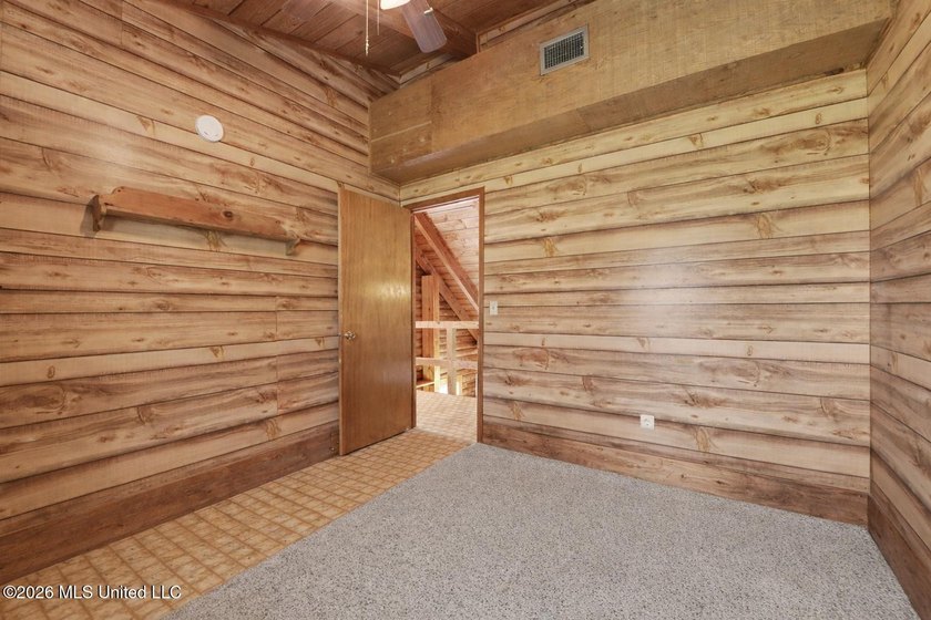 Embrace the Ultimate Country Lifestyle on 5+ Acres! Welcome home - photo 21