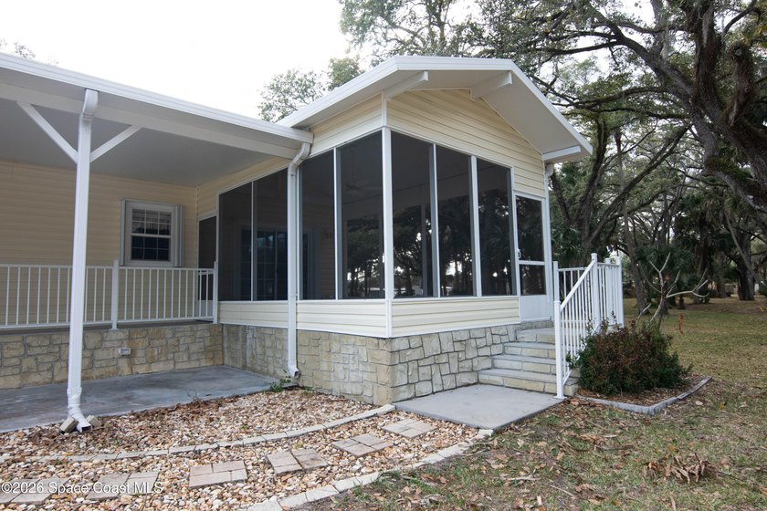 Welcome home to this charming 3-bedroom, 2-bath residence in the - photo 30