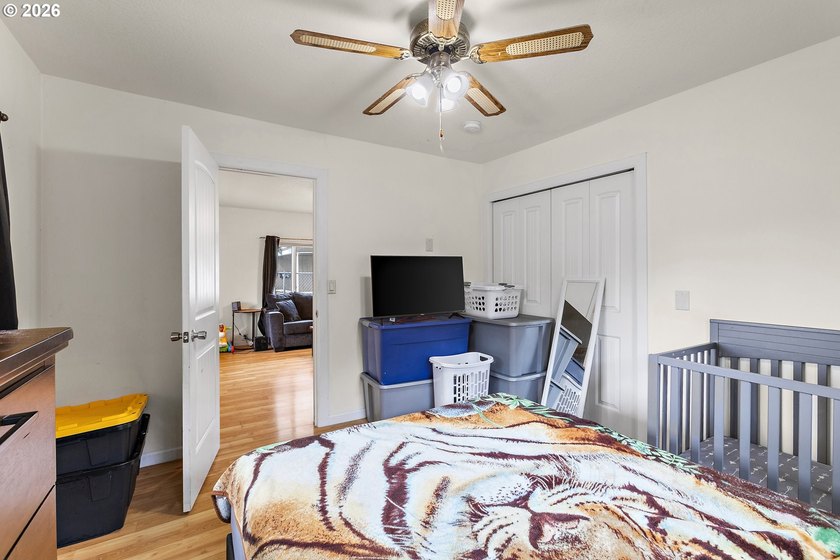 Welcome home to this charming 4 bedroom, 1 bathroom home - photo 9
