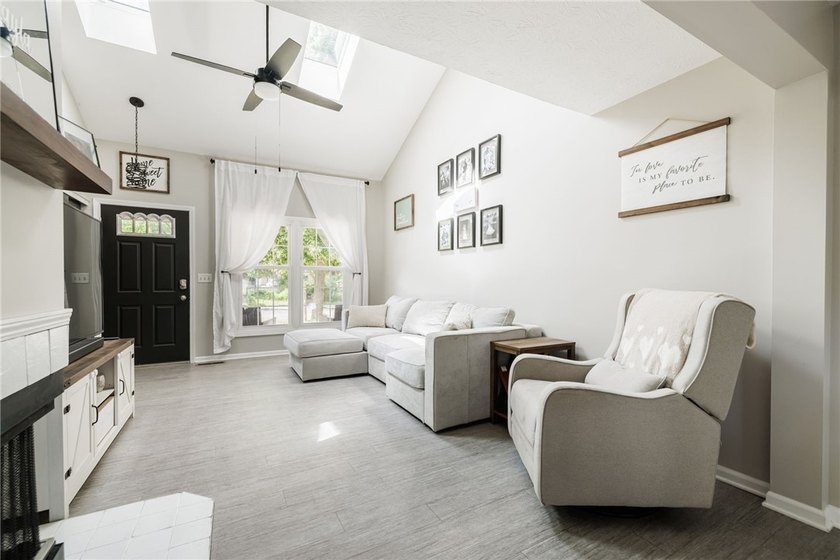 Welcome to 31 Reynolds Road! Located in the sought-after Village - photo 4