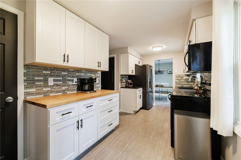 Welcome to 31 Reynolds Road! Located in the sought-after Village - photo 9