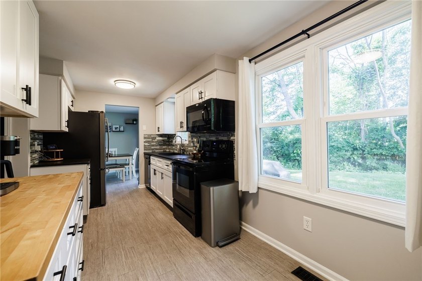 Welcome to 31 Reynolds Road! Located in the sought-after Village - photo 10