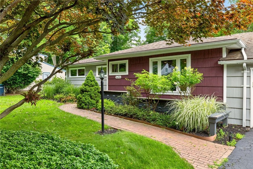 Welcome to easy, one-floor living 3 Bedroom ranch in the highly - photo 3