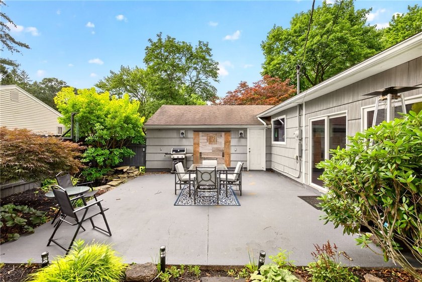 Welcome to easy, one-floor living 3 Bedroom ranch in the highly - photo 7