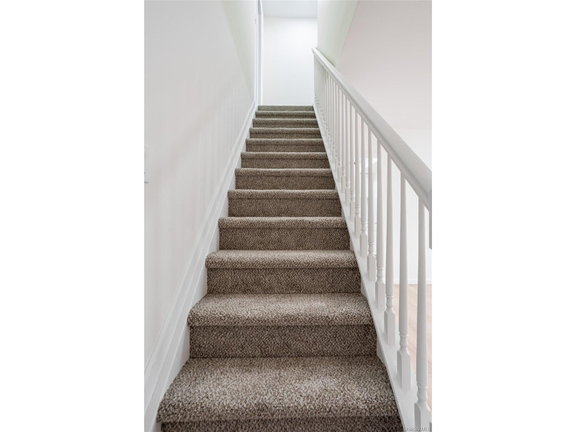 Move right into this renovated, Townhouse, with 2-bedrooms, 1.5 - photo 15
