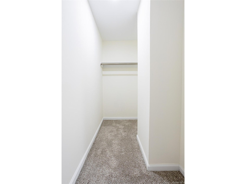 Move right into this renovated, Townhouse, with 2-bedrooms, 1.5 - photo 20