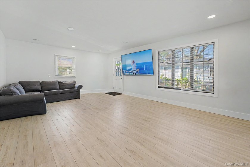 Beautifully updated 4 bedroom, 2 bath home featuring fresh paint - photo 3
