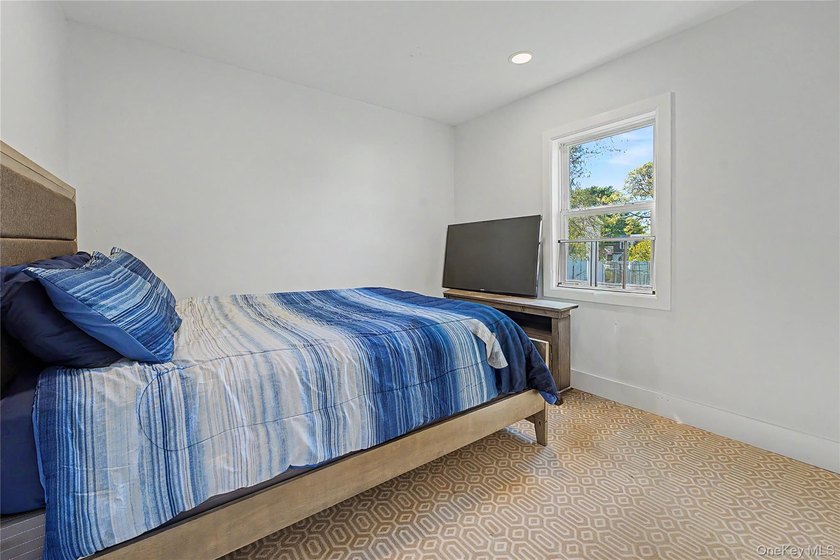 Beautifully updated 4 bedroom, 2 bath home featuring fresh paint - photo 4