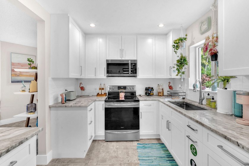 Beautifully updated 2-bedroom home in one of Wilton Manors' most - photo 13